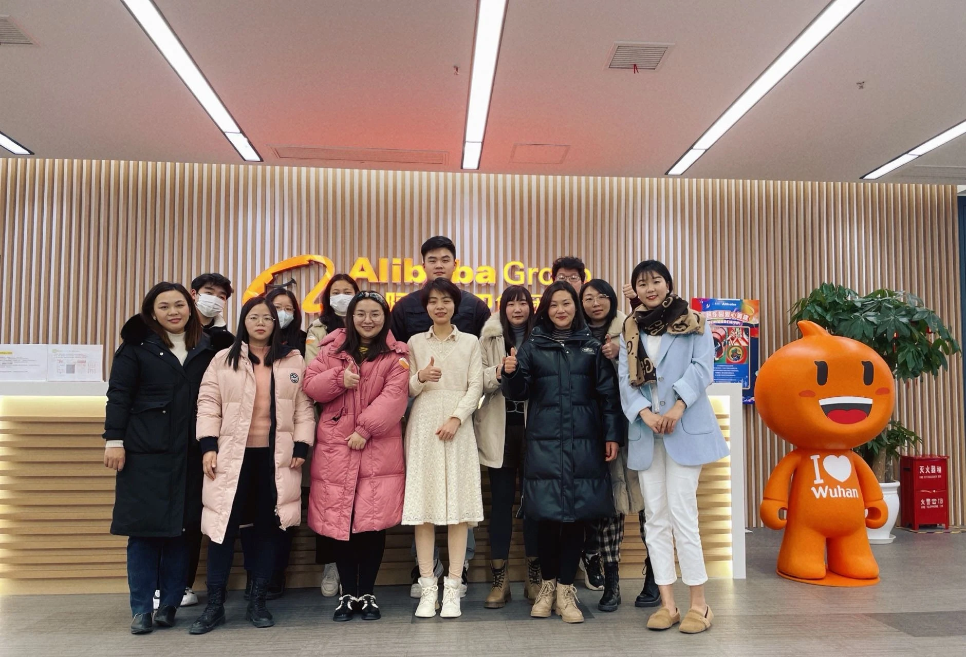 Jingyue Glass service team - Commercial Grade Lead-Free Glassware Wholesale Factory