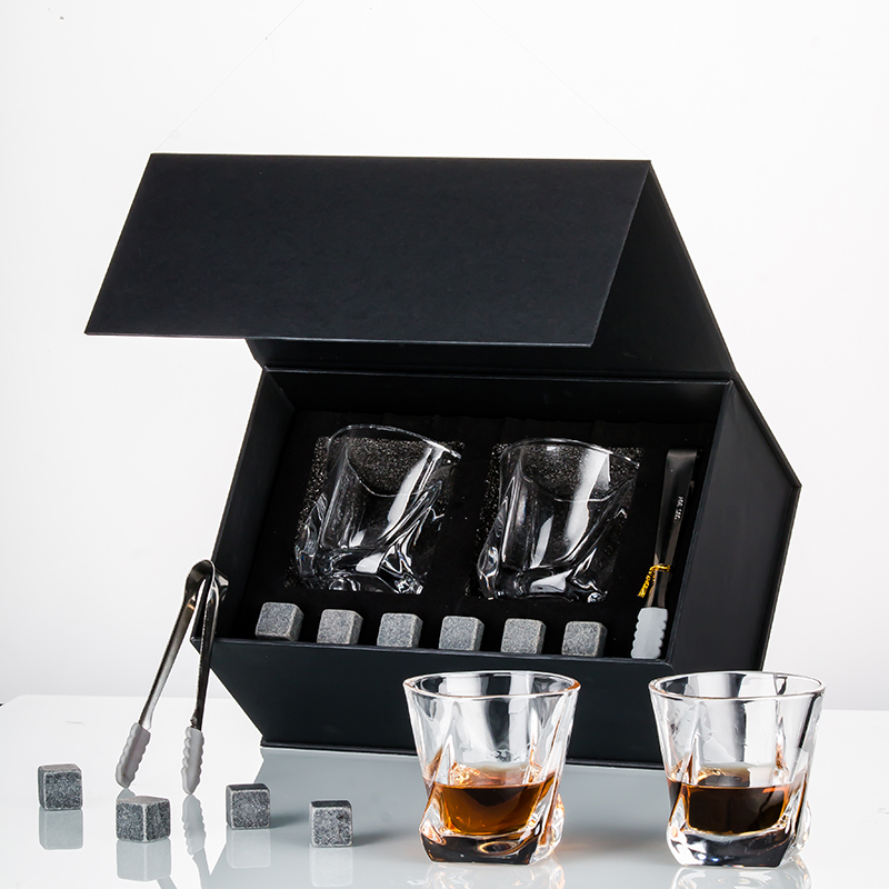 Model XZM4008-1 Magnetic Box Whiskey Gift Set